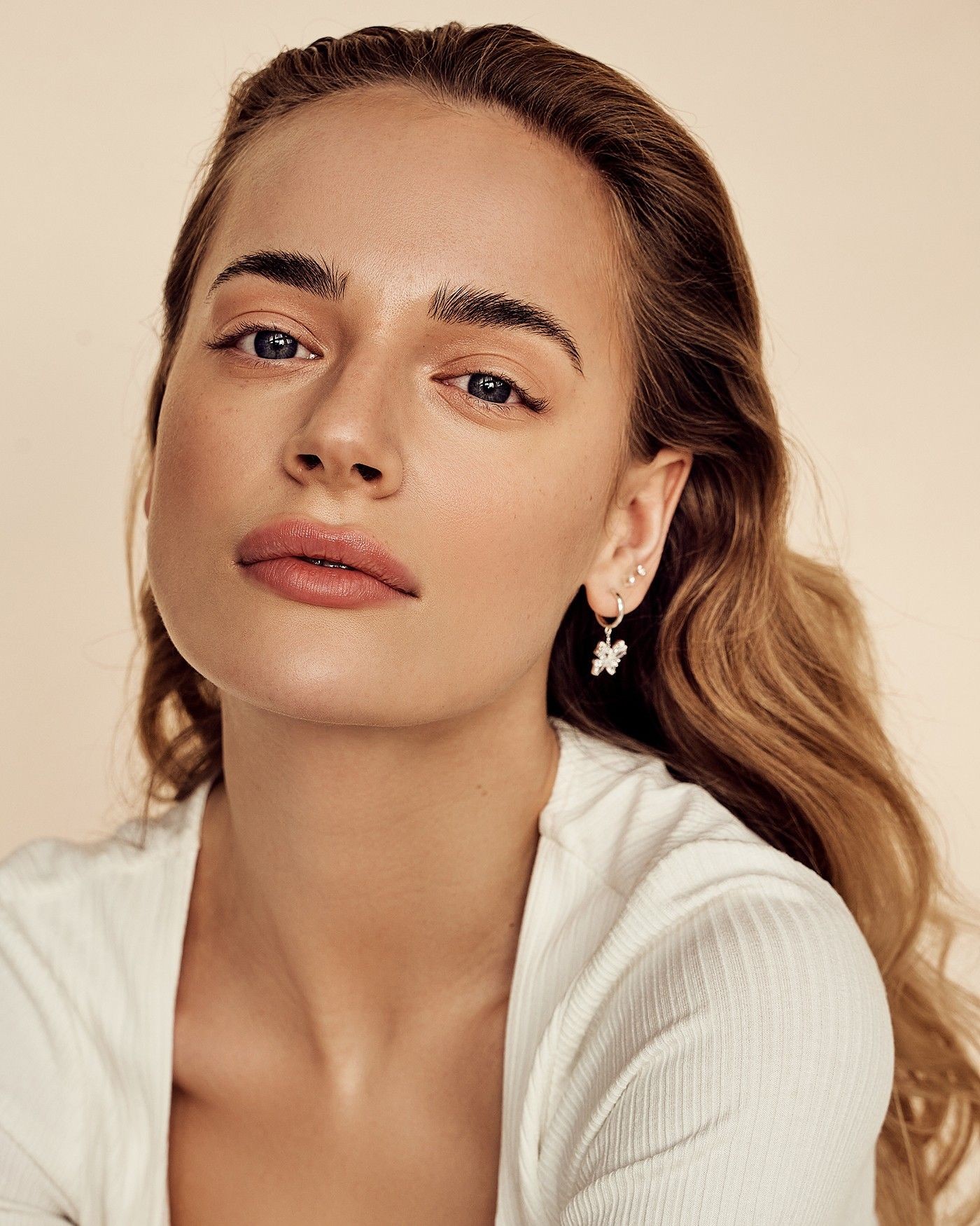 Schmetterlingsohrringe mit Anhänger Farfalla mit weißen Zirkonia  - 1