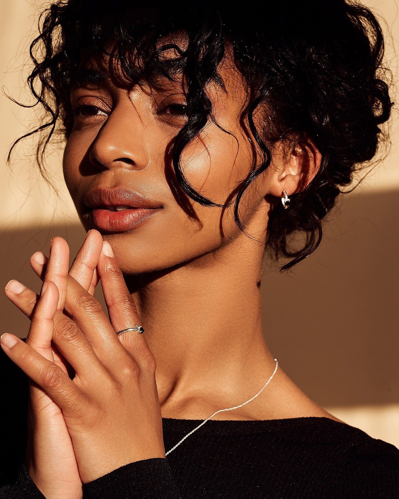 Earrings Raffinata Mini Hoop with black heart  - 1